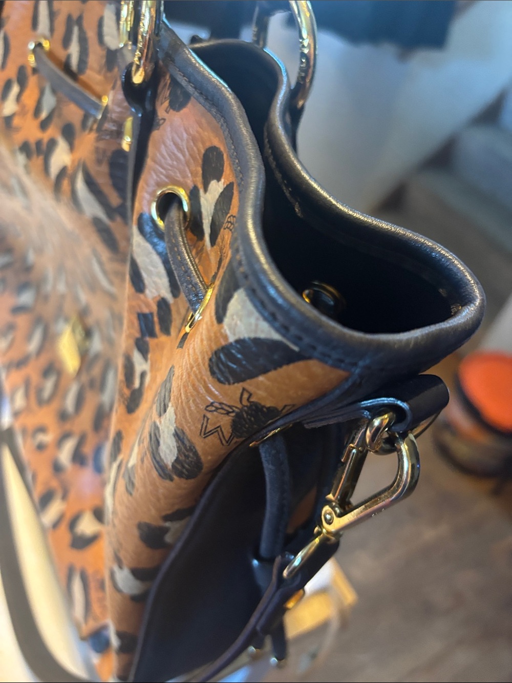 MCM limited edition Leopard-Print Leather 2way in Brown and Black - Picture 7 of 17